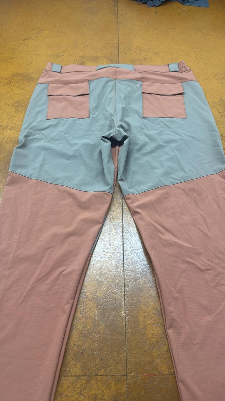 Campera técnica con capucha confeccionada en el taller